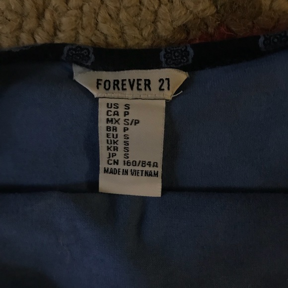 Cute top! - Picture 2 of 3